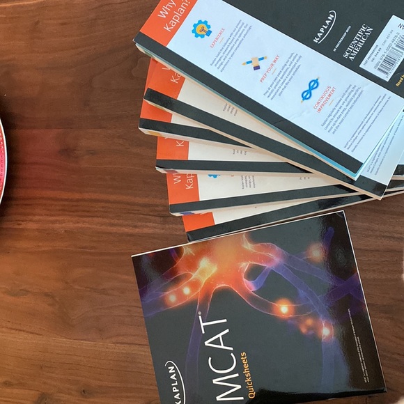 Good cond!! Kaplan 2020-2021 MCAT Complete 7-Book Subject Review!! - Picture 5 of 9